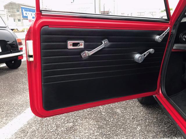 ＭＩＮＩ 　１．３ツインキャブ並行　４速マニュアルシフト　センターメーター　レザーシート　前後Ｈｉ－Ｌｏキット　ＣＲ１２インチアルミ　１年保証（26枚目）