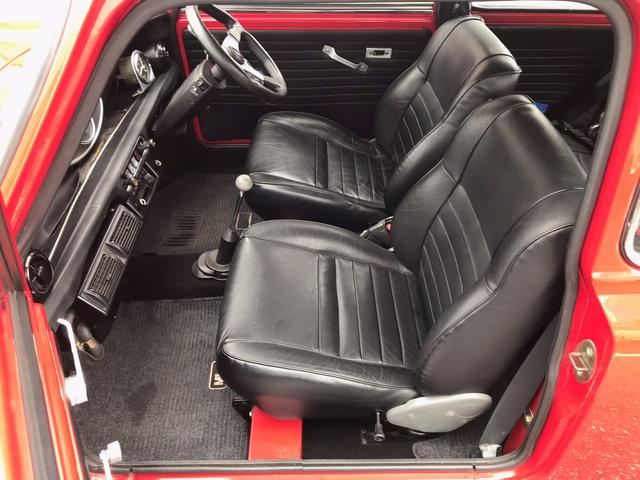 ＭＩＮＩ 　１．３ツインキャブ並行　４速マニュアルシフト　センターメーター　レザーシート　前後Ｈｉ－Ｌｏキット　ＣＲ１２インチアルミ　１年保証（27枚目）