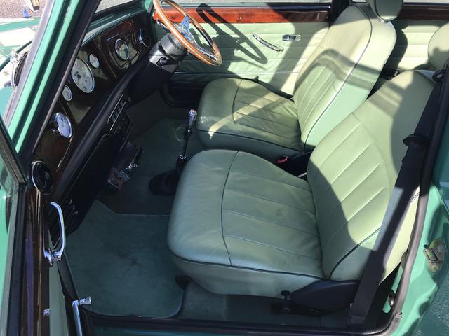 MINI クーパー 4速マニュアルシフト センターメーター&ウッドパネル モトリタウッドステアリング スピードスター10インチアルミ 1年保証(27枚目)