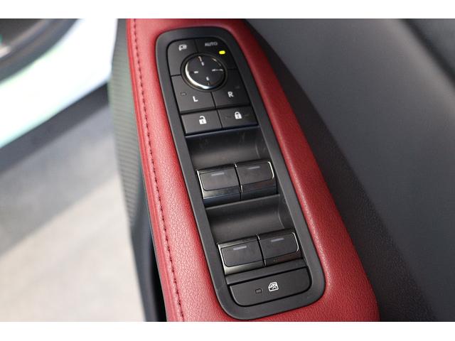 ＲＸ ＲＸ５００ｈ　Ｆスポーツパフォーマンス　Ｆスポーツ専用ダークローズ内装　パノラマルーフ　デジタルインナーミラー　パノラミックビューモニター　ブラインドスポットモニター　カラーヘッドアップディスプレイ　前後列シートヒーター＆ベンチレーション（76枚目）