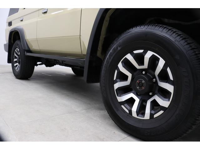 ランドクルーザー７０ ＡＸ　丸目ＬＥＤヘッドライト　電動デフロック　バックモニター内蔵自動防眩ミラー　純正１６インチアルミホイール　デュアルモードオートマチックロッキングハブ　アルミ製サイドステップ　トヨタセーフティセンス搭載（26枚目）