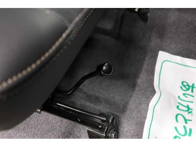 ランドクルーザー７０ ＡＸ　丸目ＬＥＤヘッドライト　電動デフロック　バックモニター内蔵自動防眩ミラー　純正１６インチアルミホイール　デュアルモードオートマチックロッキングハブ　アルミ製サイドステップ　トヨタセーフティセンス搭載（52枚目）