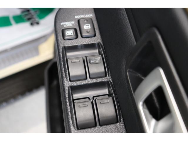 ランドクルーザー７０ ＡＸ　丸目ＬＥＤヘッドライト　電動デフロック　バックモニター内蔵自動防眩ミラー　純正１６インチアルミホイール　デュアルモードオートマチックロッキングハブ　アルミ製サイドステップ　トヨタセーフティセンス搭載（76枚目）