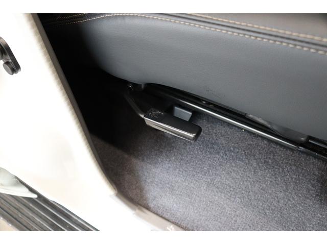 ランドクルーザー７０ ＡＸ　丸目ＬＥＤヘッドライト　電動デフロック　バックモニター内蔵自動防眩ミラー　純正１６インチアルミ　デュアルモードオートマチックロッキングハブ　アルミ製サイドステップ　トヨタセーフティセンス搭載　ＥＴＣ（54枚目）