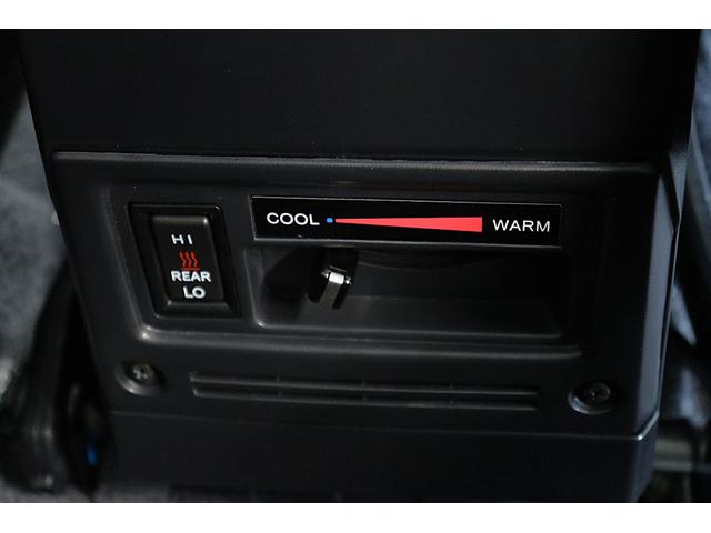 ランドクルーザー７０ ＡＸ　丸目ＬＥＤヘッドライト　電動デフロック　バックモニター内蔵自動防眩ミラー　純正１６インチアルミ　デュアルモードオートマチックロッキングハブ　アルミ製サイドステップ　トヨタセーフティセンス搭載　ＥＴＣ（76枚目）