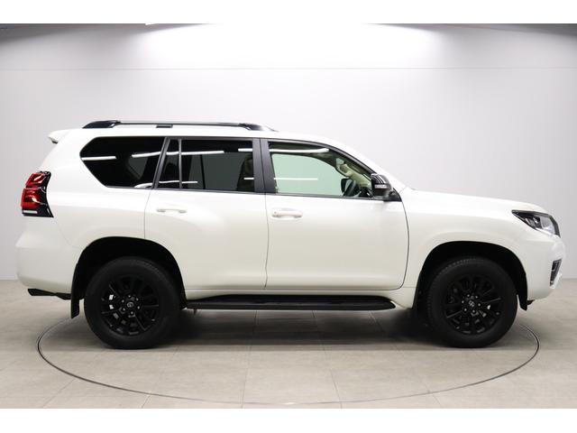 ランドクルーザープラド ＴＸ　Ｌパッケージ　マットブラックエディション　最終特別仕様車　寒冷地　ベージュレザー　メーカーナビ＆プラドスーパーライブサウンド　全周囲モニター　ブラインドスポットモニター　ムーンルーフ　ブラックルーフレール　シートヒーター＆ベンチレーション（12枚目）