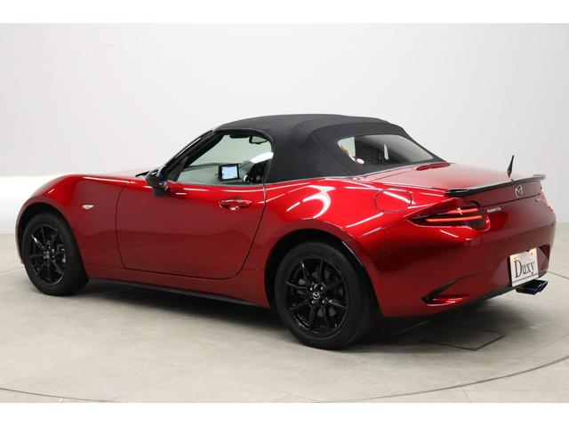 ロードスター  純正ナビ バックカメラ シートヒーター CD/DVDデッキ LEDヘッドランプ バレンティテールランプ 2本出しマフラー リヤスポイラー LEDアクセサリーランプ ソウルレッドクリスタルシャイン(13枚目)