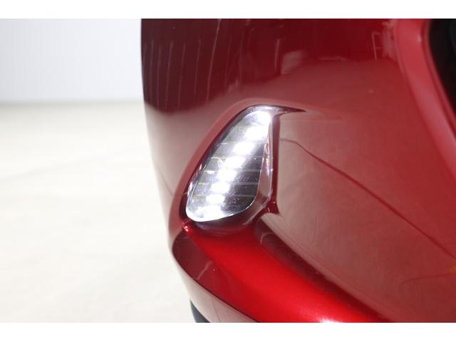 ロードスター  純正ナビ バックカメラ シートヒーター CD/DVDデッキ LEDヘッドランプ バレンティテールランプ 2本出しマフラー リヤスポイラー LEDアクセサリーランプ ソウルレッドクリスタルシャイン(27枚目)