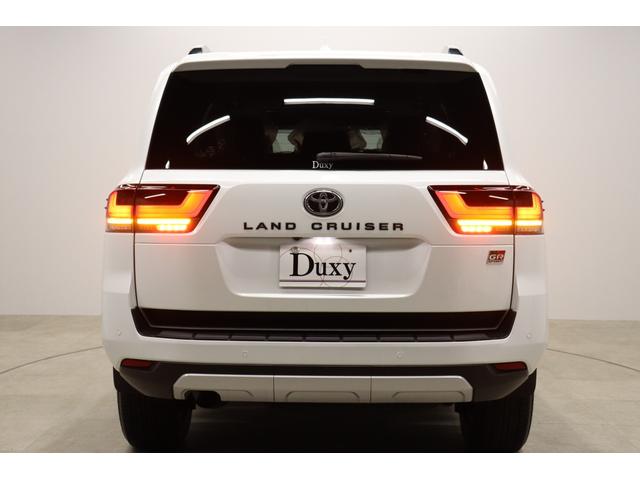 ランドクルーザー GRスポーツ ディーゼルターボ 登録済未使用車 寒冷地 電動デフロック クールBOX ムーンルーフ ルーフレール 全周囲モニター BSM HUD シートメモリー付パワーシート シートヒーター&ベンチレーション(13枚目)
