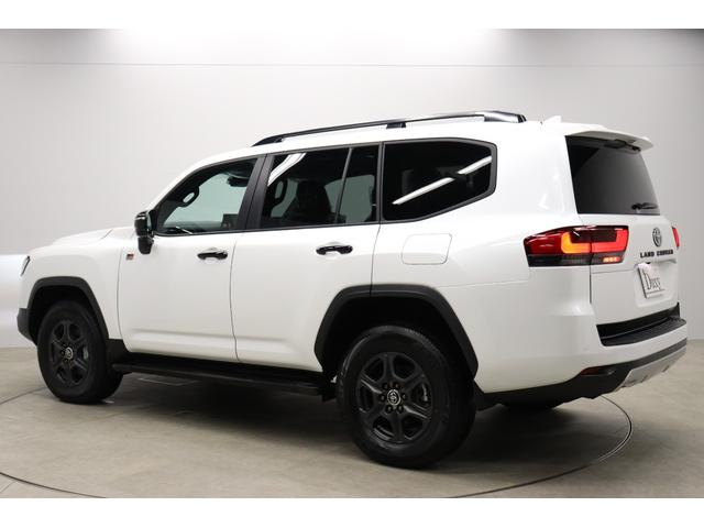 ランドクルーザー GRスポーツ ディーゼルターボ 登録済未使用車 寒冷地 電動デフロック クールBOX ムーンルーフ ルーフレール 全周囲モニター BSM HUD シートメモリー付パワーシート シートヒーター&ベンチレーション(17枚目)