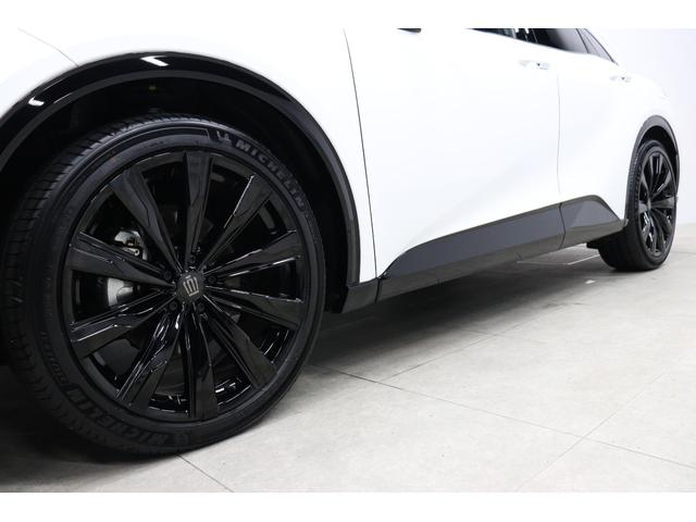 クラウンスポーツ Z パノラマルーフ ハンズフリー電動リアドア ドライブレコーダー機能付きデジタルミラー 置くだけ充電 HUD 12.3インチディスプレイオーディオ パノラミックビューモニター ブラインドスポットモニター(16枚目)