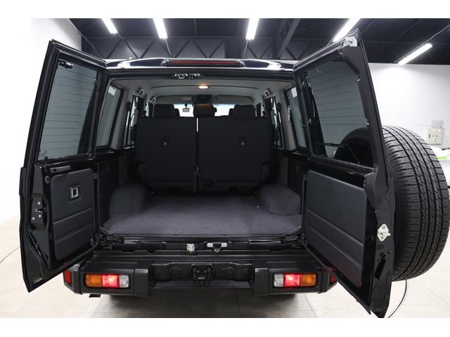 ランドクルーザー70 AX 丸目LEDヘッドライト 純正ナビ 純正ドラレコ 電動デフロック バックモニター内臓自動防眩ミラー 純正16インチアルミホイール ナビ連動バックカメラ アルミ製サイドステップ トヨタセーフティセンス(35枚目)