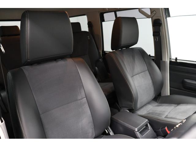 ランドクルーザー70 AX 丸目LEDヘッドライト 純正ナビ 純正ドラレコ 電動デフロック バックモニター内臓自動防眩ミラー 純正16インチアルミホイール ナビ連動バックカメラ アルミ製サイドステップ トヨタセーフティセンス(54枚目)