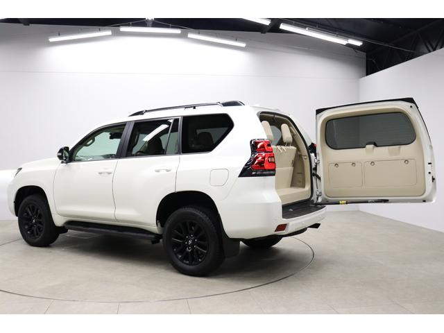 ランドクルーザープラド ＴＸ　Ｌパッケージ　マットブラックエディション　最終特別仕様車　寒冷地　ベージュレザー　メーカーナビ＆プラドスーパーライブサウンド　全周囲モニター　ブラインドスポットモニター　ムーンルーフ　ブラックルーフレール　シートヒーター＆ベンチレーション（21枚目）