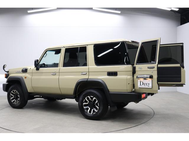 ランドクルーザー70 AX 丸目LEDヘッドライト ワンオーナー 電動デフロック クルーズコントロール バックモニター内臓自動防眩ミラー 純正16インチアルミホイール アルミ製サイドステップ トヨタセーフティセンス搭載(19枚目)