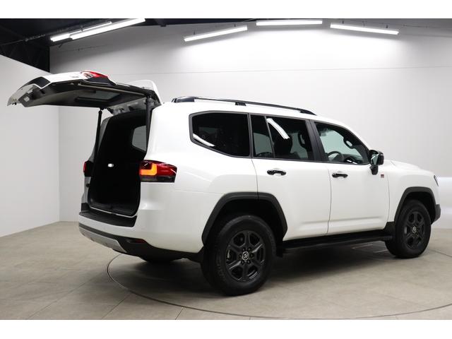 ランドクルーザー ＧＲスポーツ　ディーゼルターボ　登録済未使用車　寒冷地　電動デフロック　クールＢＯＸ　ムーンルーフ　ルーフレール　全周囲モニター　ＢＳＭ　ＨＵＤ　シートメモリー付パワーシート　シートヒーター＆ベンチレーション（23枚目）