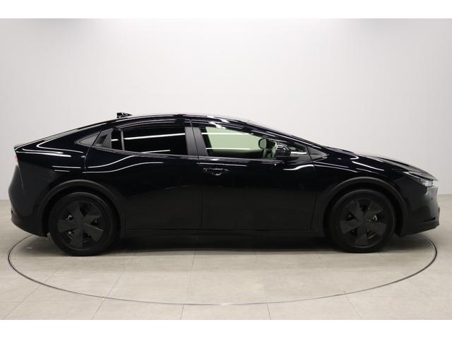 プリウス U 全周囲モニター ブラインドスポットモニター TSS拡張パック 上級グラディエントブラック内装 シートヒーター インパネイルミネーション 周辺車両接近サポート ステアリングヒーター フルセグTV ETC(7枚目)