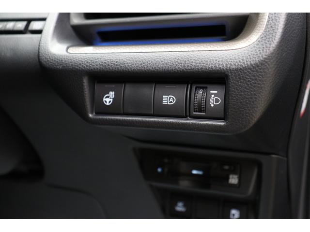 プリウス U 全周囲モニター ブラインドスポットモニター TSS拡張パック 上級グラディエントブラック内装 シートヒーター インパネイルミネーション 周辺車両接近サポート ステアリングヒーター フルセグTV ETC(62枚目)