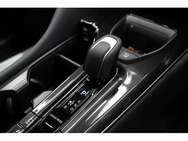 クラウンスポーツ Ｚ　パノラマルーフ　ハンズフリー電動リアドア　ドライブレコーダー機能付きデジタルミラー　置くだけ充電　ＨＵＤ　１２．３インチディスプレイオーディオ　パノラミックビューモニター　ブラインドスポットモニター（60枚目）