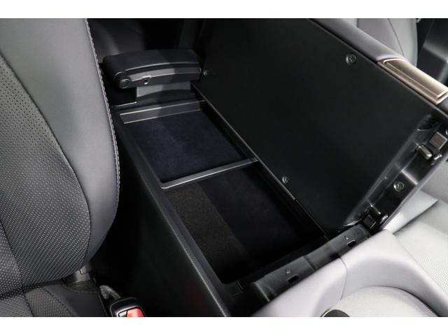 クラウンスポーツ Ｚ　パノラマルーフ　ハンズフリー電動リアドア　ドライブレコーダー機能付きデジタルミラー　置くだけ充電　ＨＵＤ　１２．３インチディスプレイオーディオ　パノラミックビューモニター　ブラインドスポットモニター（63枚目）