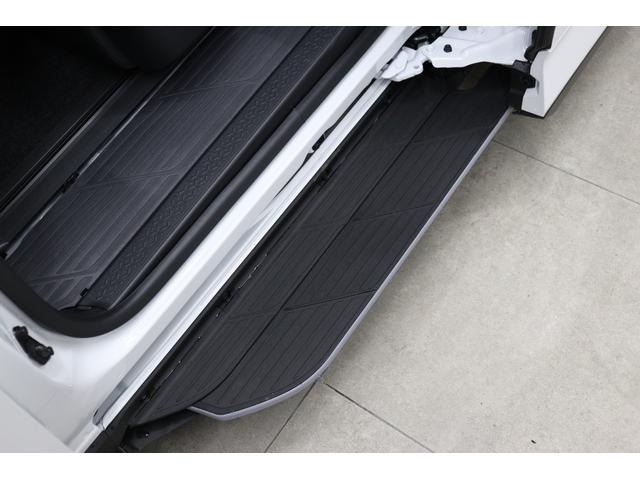 ヴォクシー ハイブリッドＳ－Ｚ　２０２５年改モデル　ユニバーサルステップ　１０．５インチコネクトナビ　パノラミックビューモニター　快適利便パッケージＨｉｇｈ　チームメイト　アドバンストパーク　デジタルインナーミラー　パワーバックドア（5枚目）