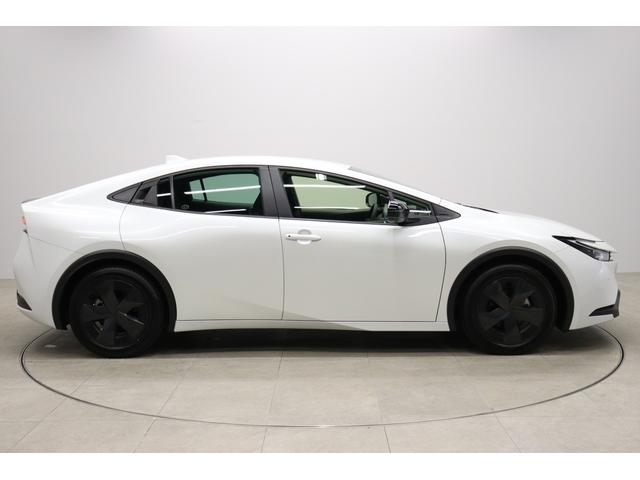 プリウス U 登録済み未使用車 TSS拡張パック 全周囲モニター ブラインドスポットモニター 周辺車両接近サポート 純正ディスプレイオーディオ AppleCarPlay/AndroidAuto対応 フルセグTV(7枚目)