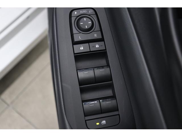 プリウス U 登録済み未使用車 TSS拡張パック 全周囲モニター ブラインドスポットモニター 周辺車両接近サポート 純正ディスプレイオーディオ AppleCarPlay/AndroidAuto対応 フルセグTV(66枚目)