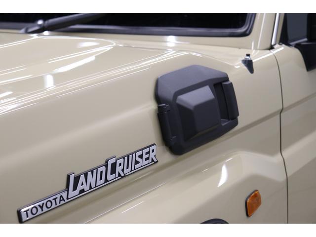 ランドクルーザー70 AX 丸目LEDヘッドライト ワンオーナー 電動デフロック クルーズコントロール バックモニター内臓自動防眩ミラー 純正16インチアルミホイール アルミ製サイドステップ トヨタセーフティセンス搭載(42枚目)
