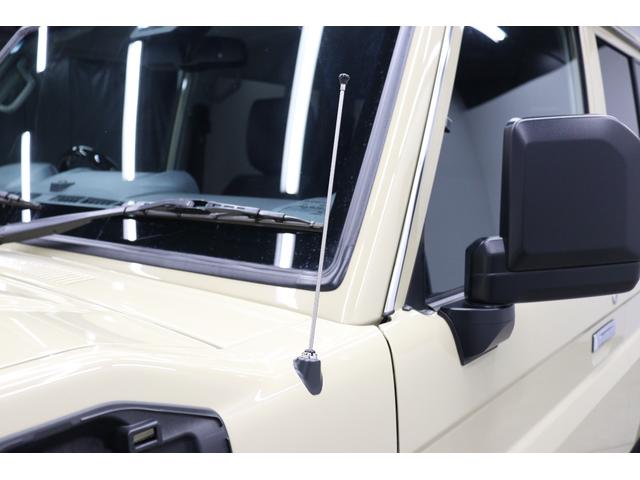 ランドクルーザー70 AX 丸目LEDヘッドライト ワンオーナー 電動デフロック クルーズコントロール バックモニター内臓自動防眩ミラー 純正16インチアルミホイール アルミ製サイドステップ トヨタセーフティセンス搭載(46枚目)