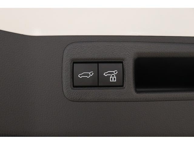 ハリアーハイブリッド Ｚ　レザーパッケージ・ナイトシェード　調光パノラマルーフ　ＪＢＬ　ＡＣ１５００Ｗ　寒冷地　ナイトシェード専用１９インチアルミ　１２．３インチディスプレイオーディオ　全周囲カメラ　ブラインドスポットモニター　デジタルミラー　パワーバックドア（31枚目）