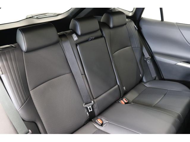 ハリアーハイブリッド Ｚ　レザーパッケージ・ナイトシェード　調光パノラマルーフ　ＪＢＬ　ＡＣ１５００Ｗ　寒冷地　ナイトシェード専用１９インチアルミ　１２．３インチディスプレイオーディオ　全周囲カメラ　ブラインドスポットモニター　デジタルミラー　パワーバックドア（77枚目）