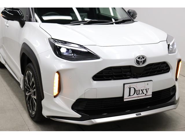 ヤリスクロス ハイブリッドＺ　登録済未使用車　モデリスタエアロ　パワーバックドア　トヨタチームメイト　Ｔコネクトナビｐｌｕｓ　全周囲モニター　ＢＳＭ　パワーシート　シートヒーター　ステアリングヒーター　ＨＤＭＩ　ＥＴＣ２．０（4枚目）