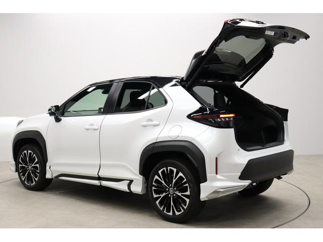 ヤリスクロス ハイブリッドＺ　登録済未使用車　モデリスタエアロ　パワーバックドア　トヨタチームメイト　Ｔコネクトナビｐｌｕｓ　全周囲モニター　ＢＳＭ　パワーシート　シートヒーター　ステアリングヒーター　ＨＤＭＩ　ＥＴＣ２．０（18枚目）