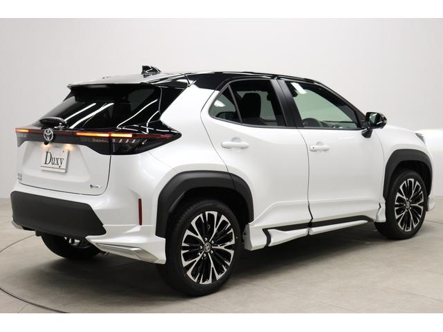 ヤリスクロス ハイブリッドＺ　登録済未使用車　モデリスタエアロ　パワーバックドア　トヨタチームメイト　Ｔコネクトナビｐｌｕｓ　全周囲モニター　ＢＳＭ　パワーシート　シートヒーター　ステアリングヒーター　ＨＤＭＩ　ＥＴＣ２．０（21枚目）