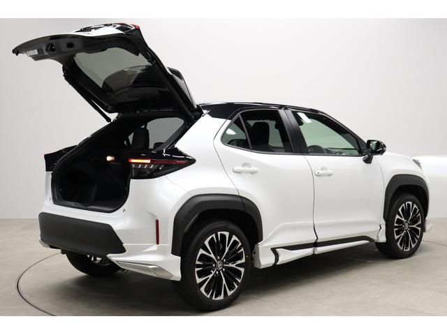 ヤリスクロス ハイブリッドＺ　登録済未使用車　モデリスタエアロ　パワーバックドア　トヨタチームメイト　Ｔコネクトナビｐｌｕｓ　全周囲モニター　ＢＳＭ　パワーシート　シートヒーター　ステアリングヒーター　ＨＤＭＩ　ＥＴＣ２．０（22枚目）