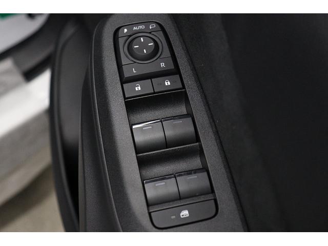 ヤリスクロス ハイブリッドＺ　登録済未使用車　モデリスタエアロ　パワーバックドア　トヨタチームメイト　Ｔコネクトナビｐｌｕｓ　全周囲モニター　ＢＳＭ　パワーシート　シートヒーター　ステアリングヒーター　ＨＤＭＩ　ＥＴＣ２．０（69枚目）