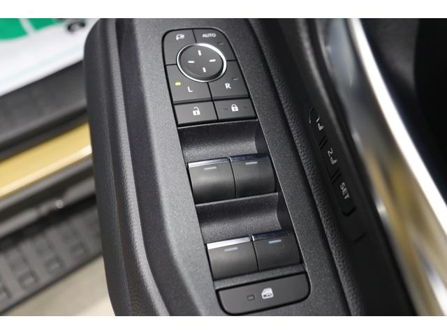 ランドクルーザー250 ZXファーストエディション ワンオーナー 寒冷地仕様 丸目ヘッドライト JBLスピーカー ムーンルーフ 純正18インチAW ルーフレール パワーバックドア 純正12.3インチディスプレイオーディオ デジタルミラー PVM BSM(80枚目)