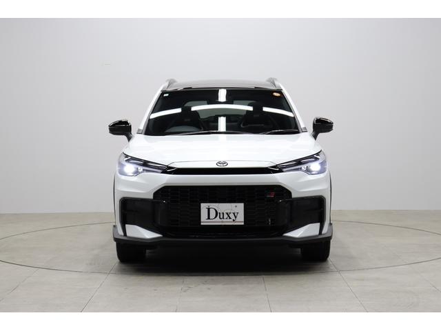 カローラクロス ＧＲスポーツ　即　納　登録済未使用車　電動リアゲート　パノラマルーフ　　ＧＲ専用レッドキャリパー　パノラミックビューモニター　ＢＳＭ　ステアリングヒーター　　純正１９ＡＷ　ハンズフリーパワーバックドア（4枚目）