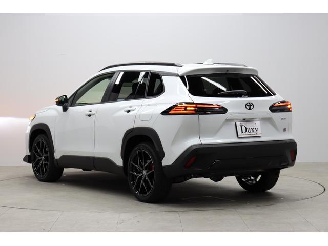 カローラクロス ＧＲスポーツ　即　納　登録済未使用車　電動リアゲート　パノラマルーフ　　ＧＲ専用レッドキャリパー　パノラミックビューモニター　ＢＳＭ　ステアリングヒーター　　純正１９ＡＷ　ハンズフリーパワーバックドア（12枚目）