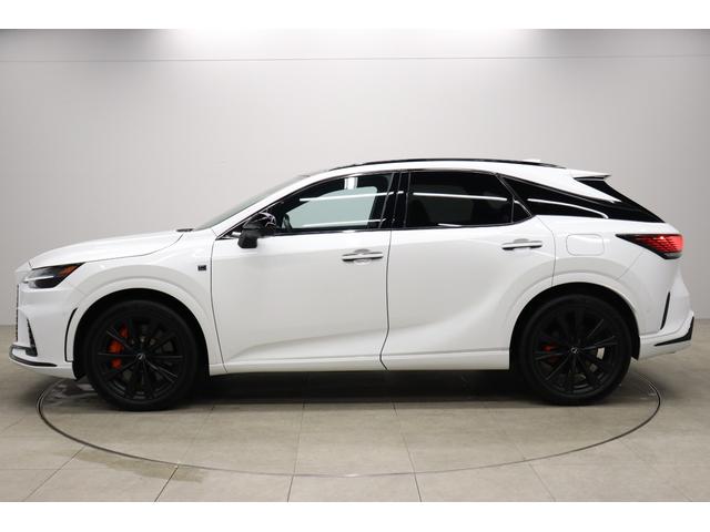 ＲＸ ＲＸ５００ｈ　Ｆスポーツパフォーマンス　ワンオーナー　オレンジキャリパー　マークレビンソン　ダークローズ内装　パノラマルーフ　輻射ヒーター　ヘッドアップディスプレイ　デジタルミラー　パノラミックビューモニター　ブラインドスポットモニター（9枚目）