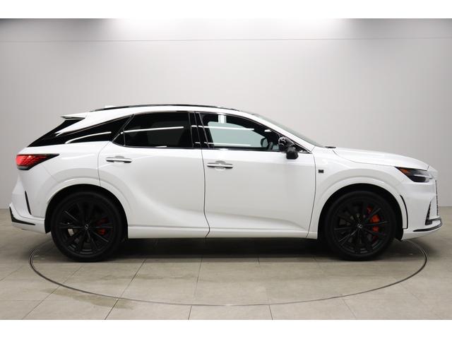 ＲＸ ＲＸ５００ｈ　Ｆスポーツパフォーマンス　ワンオーナー　オレンジキャリパー　マークレビンソン　ダークローズ内装　パノラマルーフ　輻射ヒーター　ヘッドアップディスプレイ　デジタルミラー　パノラミックビューモニター　ブラインドスポットモニター（10枚目）