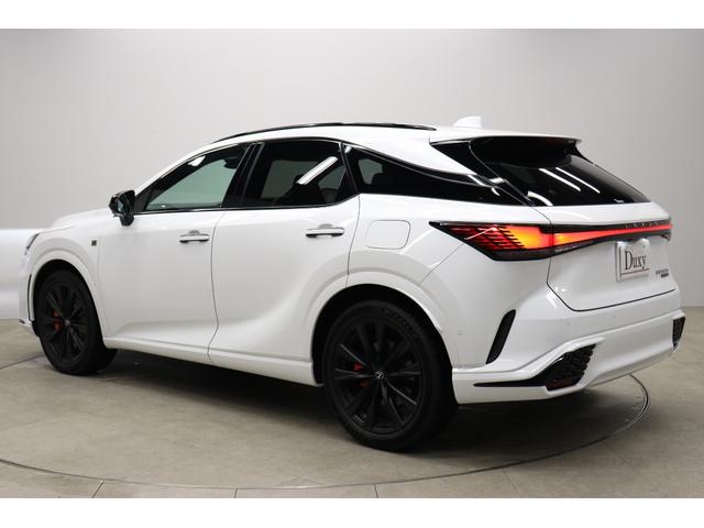 ＲＸ ＲＸ５００ｈ　Ｆスポーツパフォーマンス　ワンオーナー　オレンジキャリパー　マークレビンソン　ダークローズ内装　パノラマルーフ　輻射ヒーター　ヘッドアップディスプレイ　デジタルミラー　パノラミックビューモニター　ブラインドスポットモニター（16枚目）