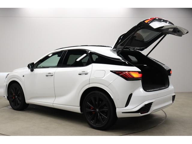 ＲＸ ＲＸ５００ｈ　Ｆスポーツパフォーマンス　ワンオーナー　オレンジキャリパー　マークレビンソン　ダークローズ内装　パノラマルーフ　輻射ヒーター　ヘッドアップディスプレイ　デジタルミラー　パノラミックビューモニター　ブラインドスポットモニター（17枚目）