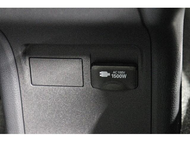 プリウス Ｕ　トヨタセーフティーセンス拡張パック　シートヒーター　上級ファブリックシート　前後ドラレコ　ステアリングヒーター　ブラインドスポットモニター　バックカメラ　ＥＴＣ２．０　ＡＣ１００／１５００Ｗ（25枚目）