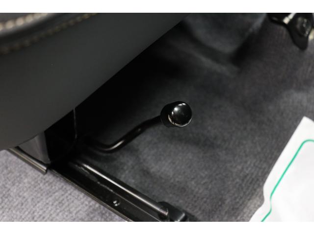 ランドクルーザー７０ ＡＸ　丸目ＬＥＤヘッドライト　ワンオーナー　電動デフロック　クルーズコントロール　バックモニター内臓自動防眩ミラー　純正１６インチアルミホイール　アルミ製サイドステップ　トヨタセーフティセンス搭載（52枚目）