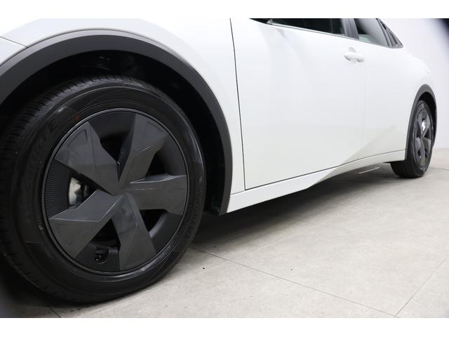 プリウス Ｕ　登録済み未使用車　ＴＳＳ拡張パック　全周囲モニター　ブラインドスポットモニター　周辺車両接近サポート　純正ディスプレイオーディオ　ＡｐｐｌｅＣａｒＰｌａｙ／ＡｎｄｒｏｉｄＡｕｔｏ対応　フルセグＴＶ（11枚目）