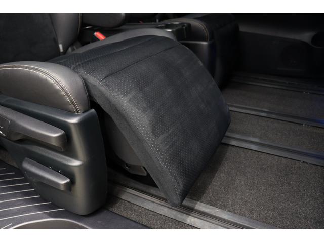 アルファード ２．５Ｓ　タイプゴールドＩＩＩ　特別仕様車　ＴＲＤエアロ　ツインムーンルーフ　ＪＢＬプレミアムサウンド　ＴコネクトＳＤナビ＆１３．３インチリヤエンターテイメントシステム　全周囲モニター　ブラインドスポットモニター　パワーバックドア（72枚目）