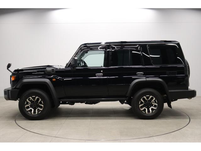 ランドクルーザー70 AX ワンオーナー 電動デフロック 丸目LEDヘッドライト 純正ナビ バックカメラ内蔵防眩ミラー 木目調ステアリング 純正16インチAW サイドバイザー 前後ドラレコ トヨタセーフティーセンス搭載(6枚目)