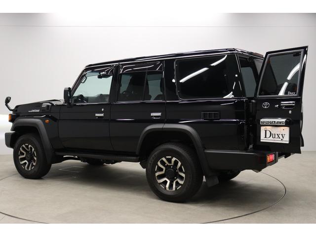 ランドクルーザー70 AX ワンオーナー 電動デフロック 丸目LEDヘッドライト 純正ナビ バックカメラ内蔵防眩ミラー 木目調ステアリング 純正16インチAW サイドバイザー 前後ドラレコ トヨタセーフティーセンス搭載(15枚目)