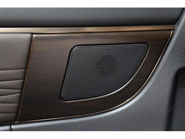 ヴェルファイアハイブリッド Ｚ　プレミア　サンセットブラウン本革内装　１３．２後席モニター　ユニバーサルステップ　デジタルインナーミラー　左右独立ムーンルーフ　パノラミックビューモニター　シートベンチレーション　タッチトレーサー（79枚目）